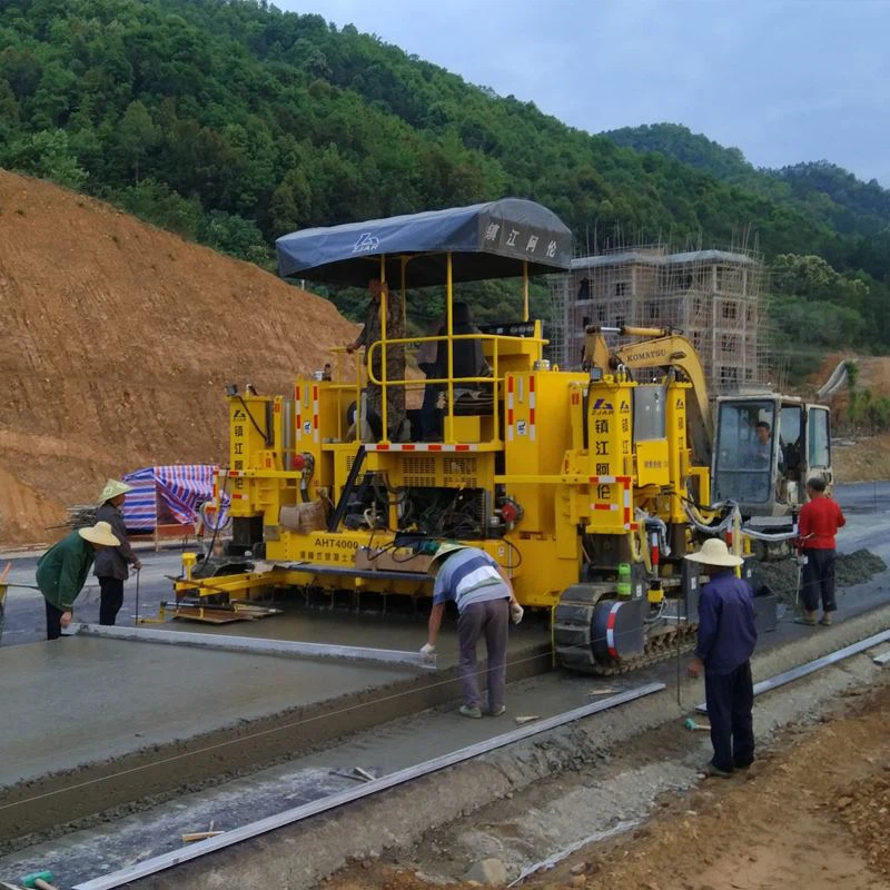 Konstruksi Dengan ZJAR Slipform Paver di Cina Utara